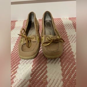 Women’s sperry boat shoes